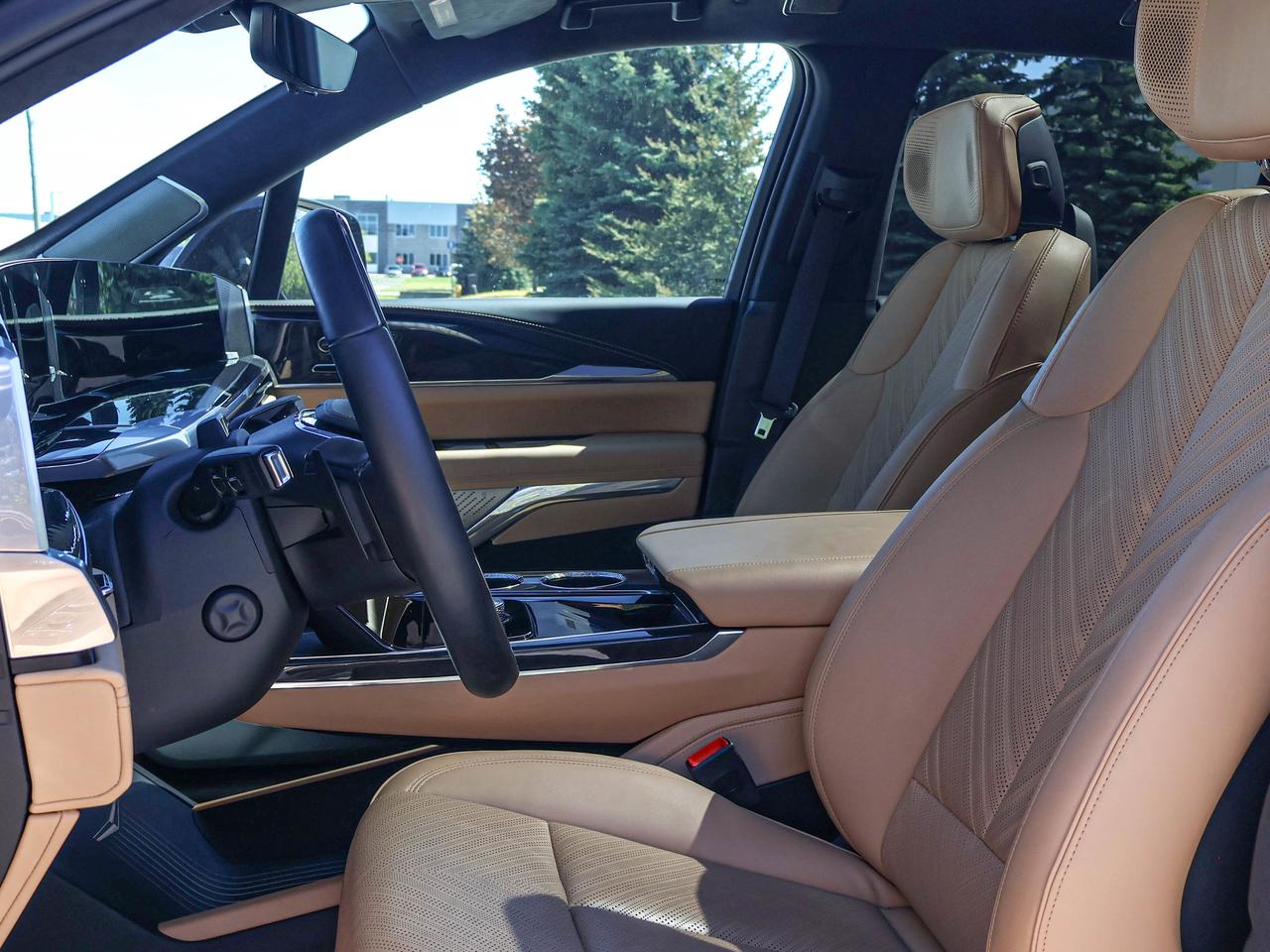 2025 Cadillac Escalade IQ Sport 2 Photo