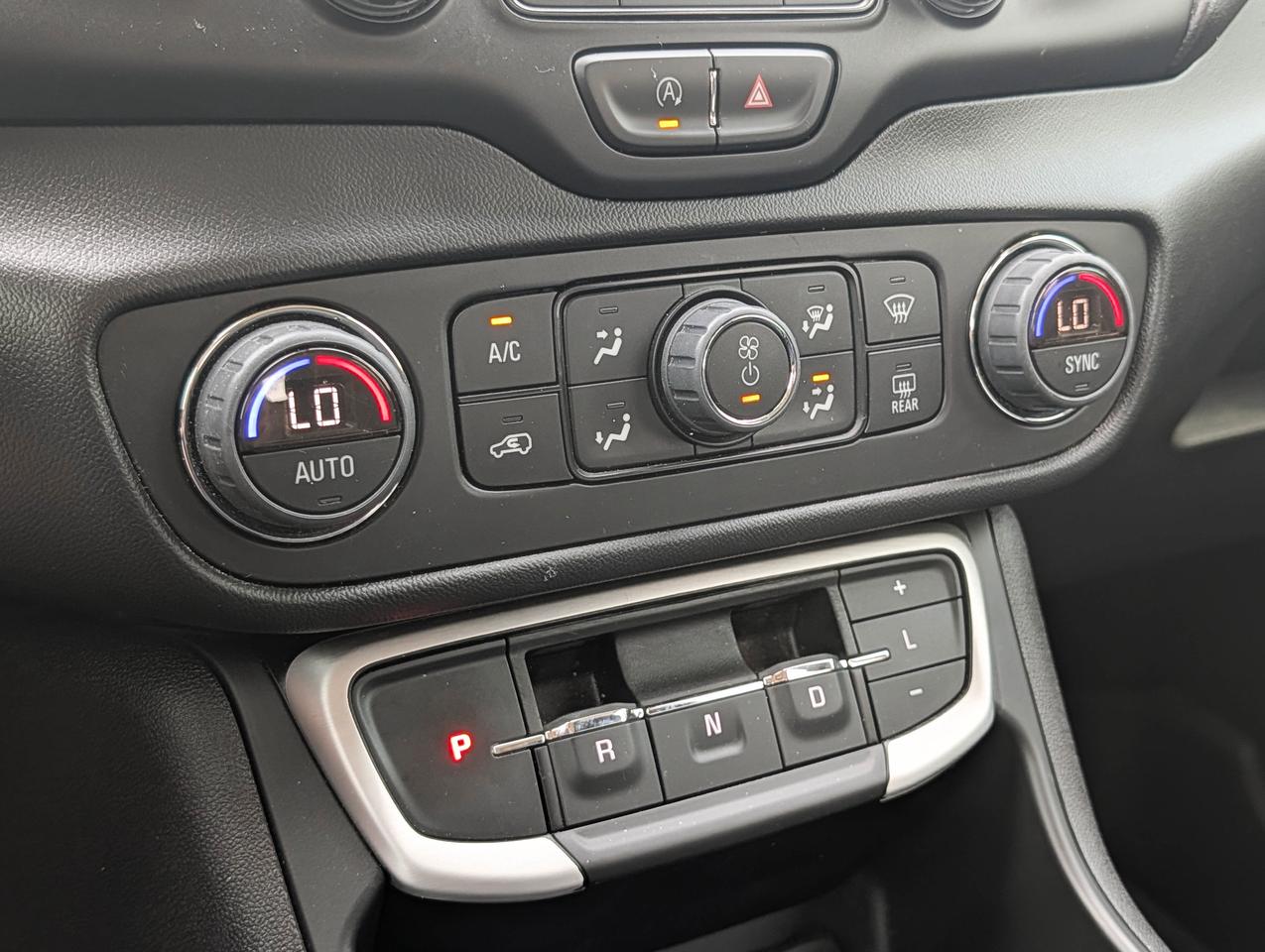 2023 GMC Terrain SLE Photo
