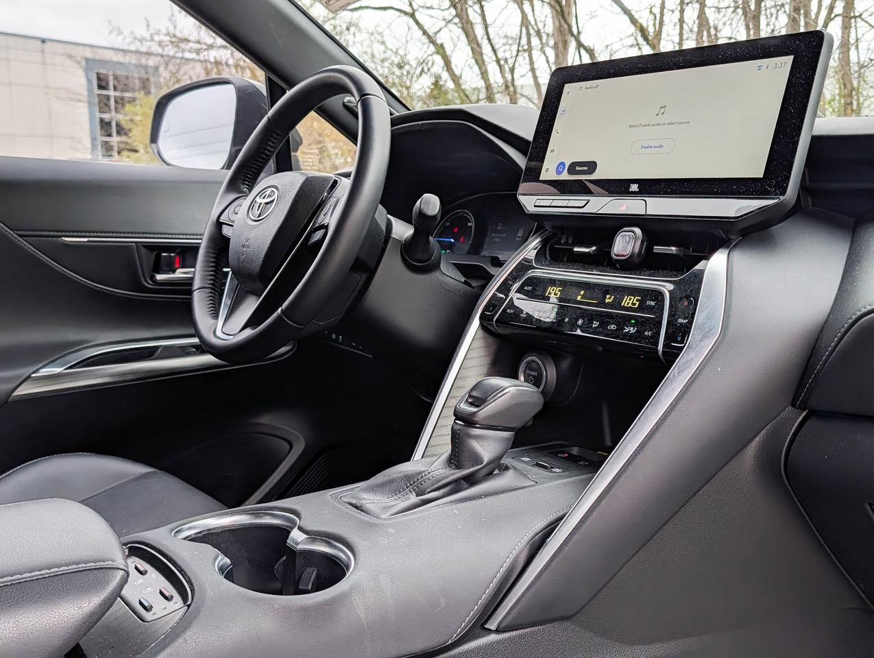 2024 Toyota Venza XLE Photo