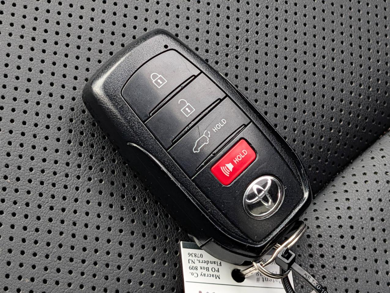 2024 Toyota Venza XLE Photo