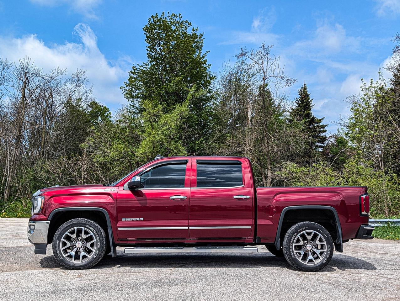2017 GMC Sierra 1500 SLT Photo