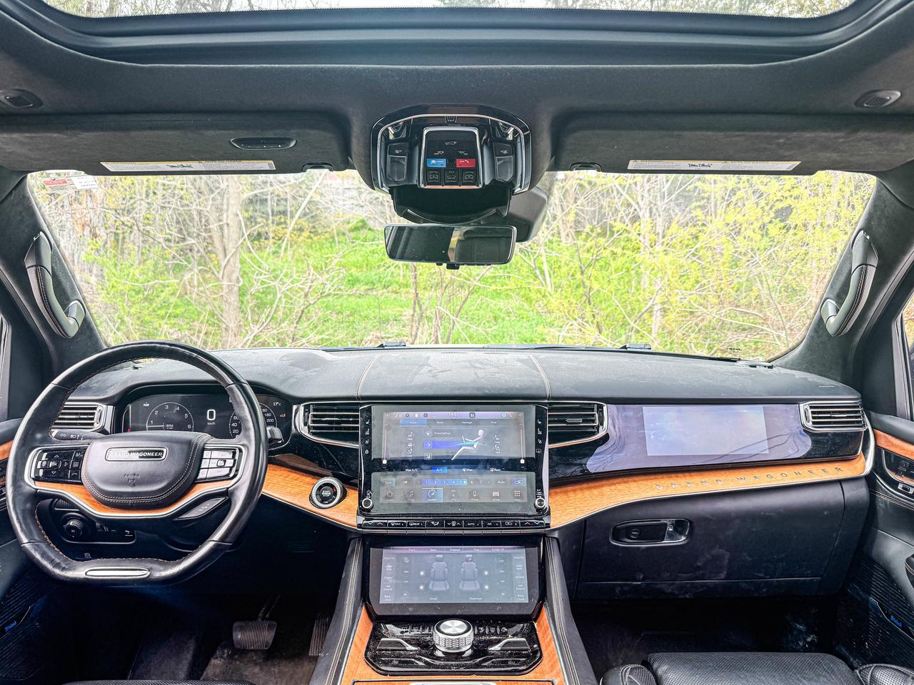 2022 Jeep Grand Wagoneer Series III Photo