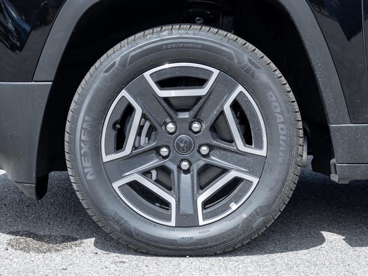 2026 Jeep Cherokee laredo Photo3