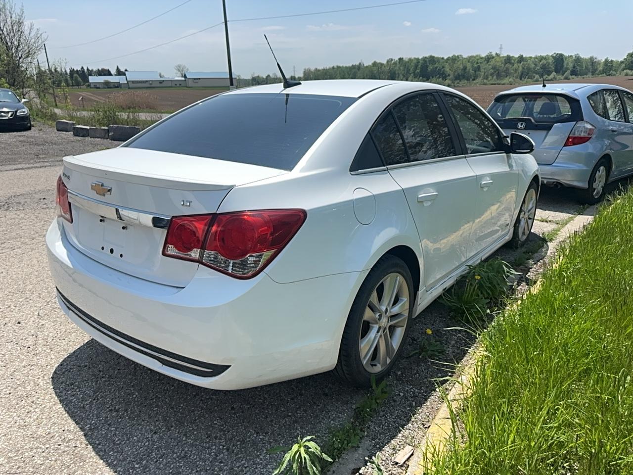 2014 Chevrolet Cruze 2LT Photo2