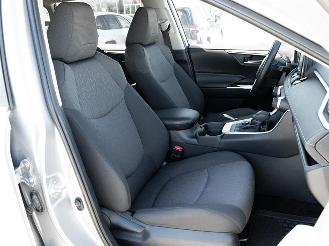 2019 Toyota RAV4 Hybrid XLE Sunroof | Backup Cam | Heated Seats | XLE Photo