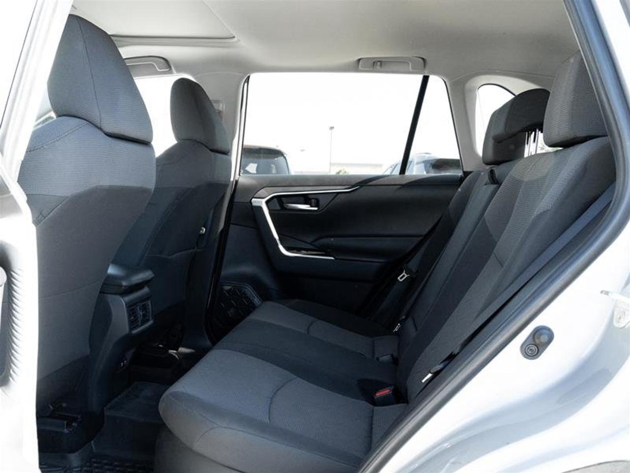 2019 Toyota RAV4 Hybrid XLE Sunroof | Backup Cam | Heated Seats | XLE Photo