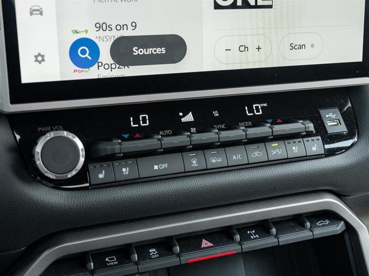 2025 Toyota Tundra Hybrid CrewMax Limited Pano Sunroof | Backup Cam | Navi | Heated Seats | Wireless Charging | Limited Photo