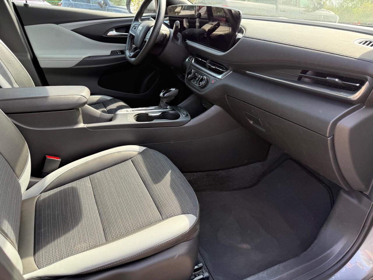 2024 Buick Envista Preferred Heated Steering and Seats! Photo