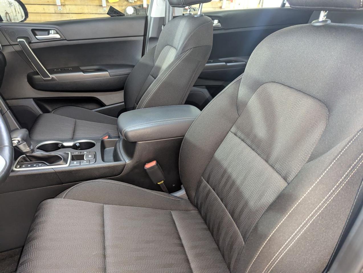2021 Kia Sportage EX S WITH A PANORAMIC SUNROOF!! Photo