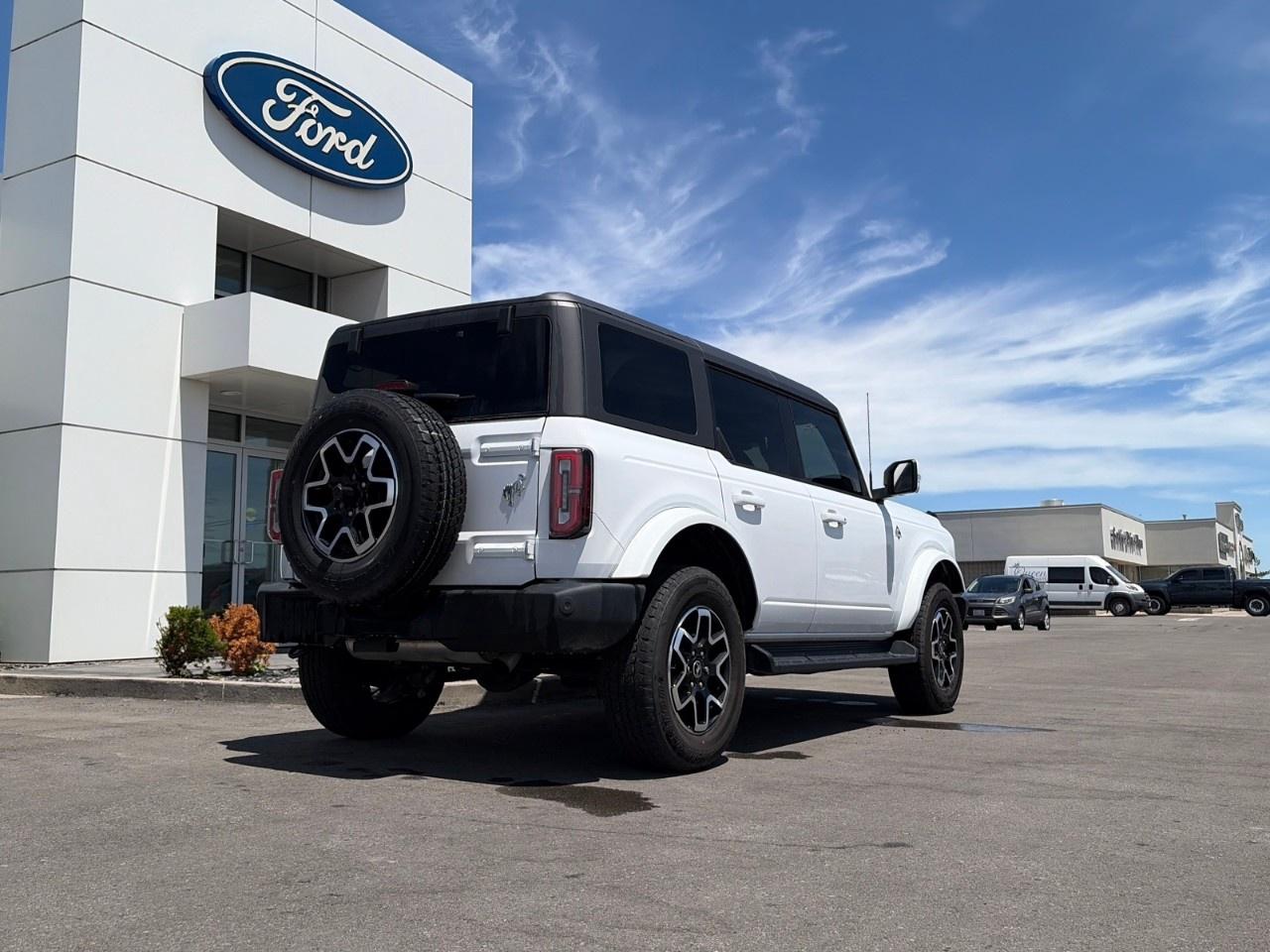 2025 Ford Bronco OUTER BANKS 4 DOOR 4X4 Photo