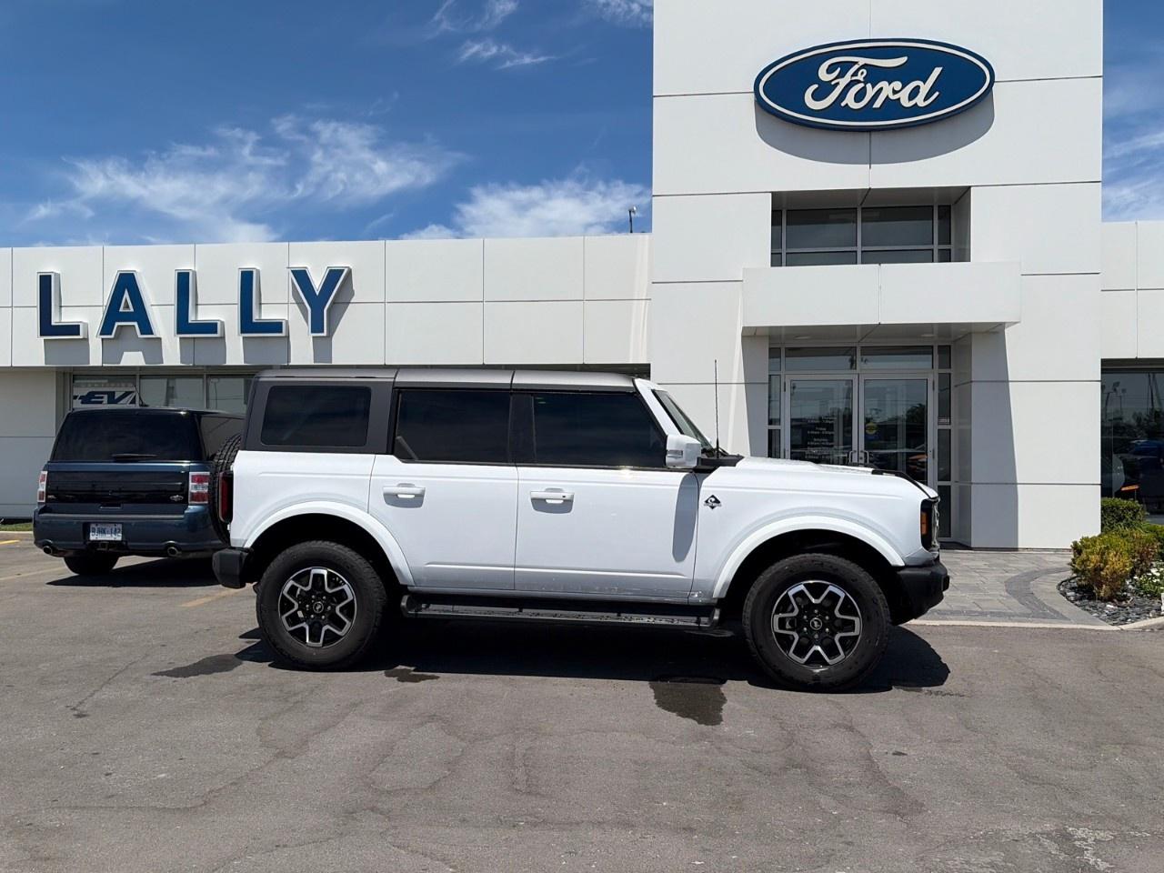 2025 Ford Bronco OUTER BANKS 4 DOOR 4X4 Photo