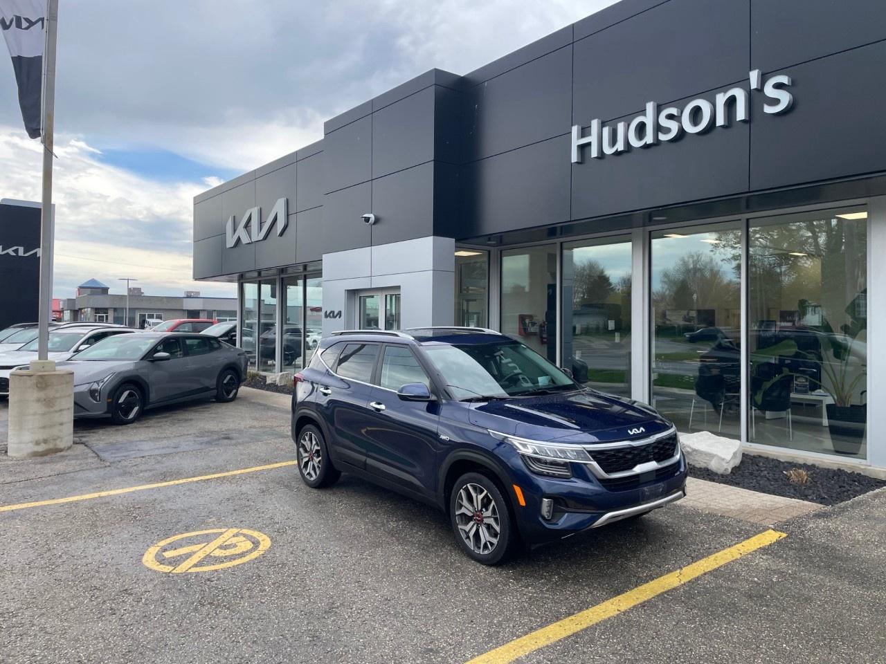 2023 Kia Seltos SX Turbo AWD w/Black Interior Photo0