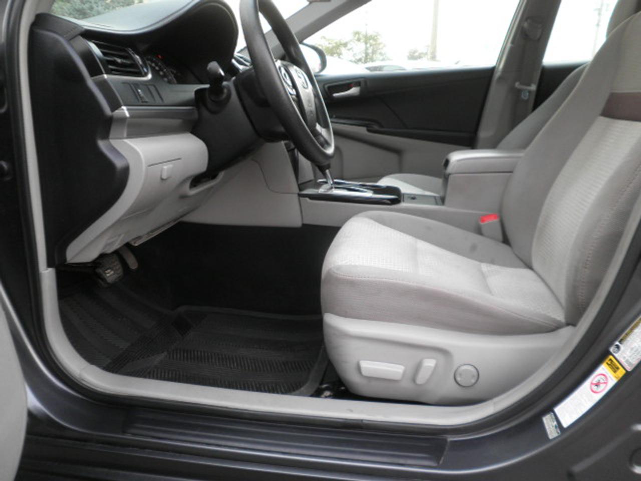 2013 Toyota Camry LE Photo