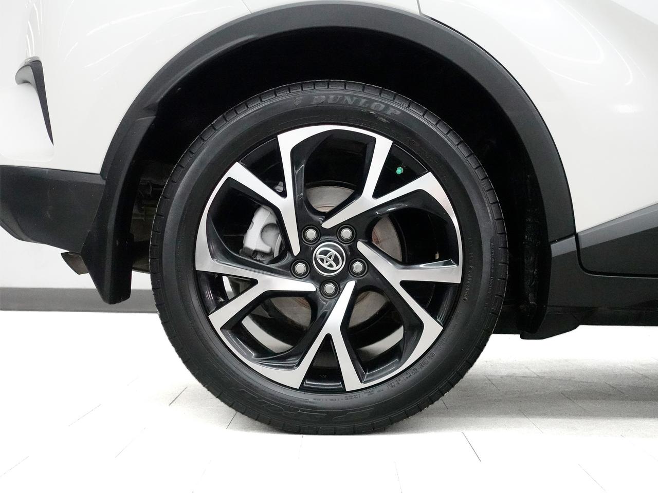 2021 Toyota C-HR XLE PREMIUM | BSM | ACC | Heated Seats | CarPlay
