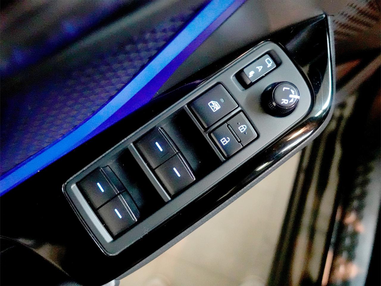 2021 Toyota C-HR XLE PREMIUM | BSM | ACC | Heated Seats | CarPlay