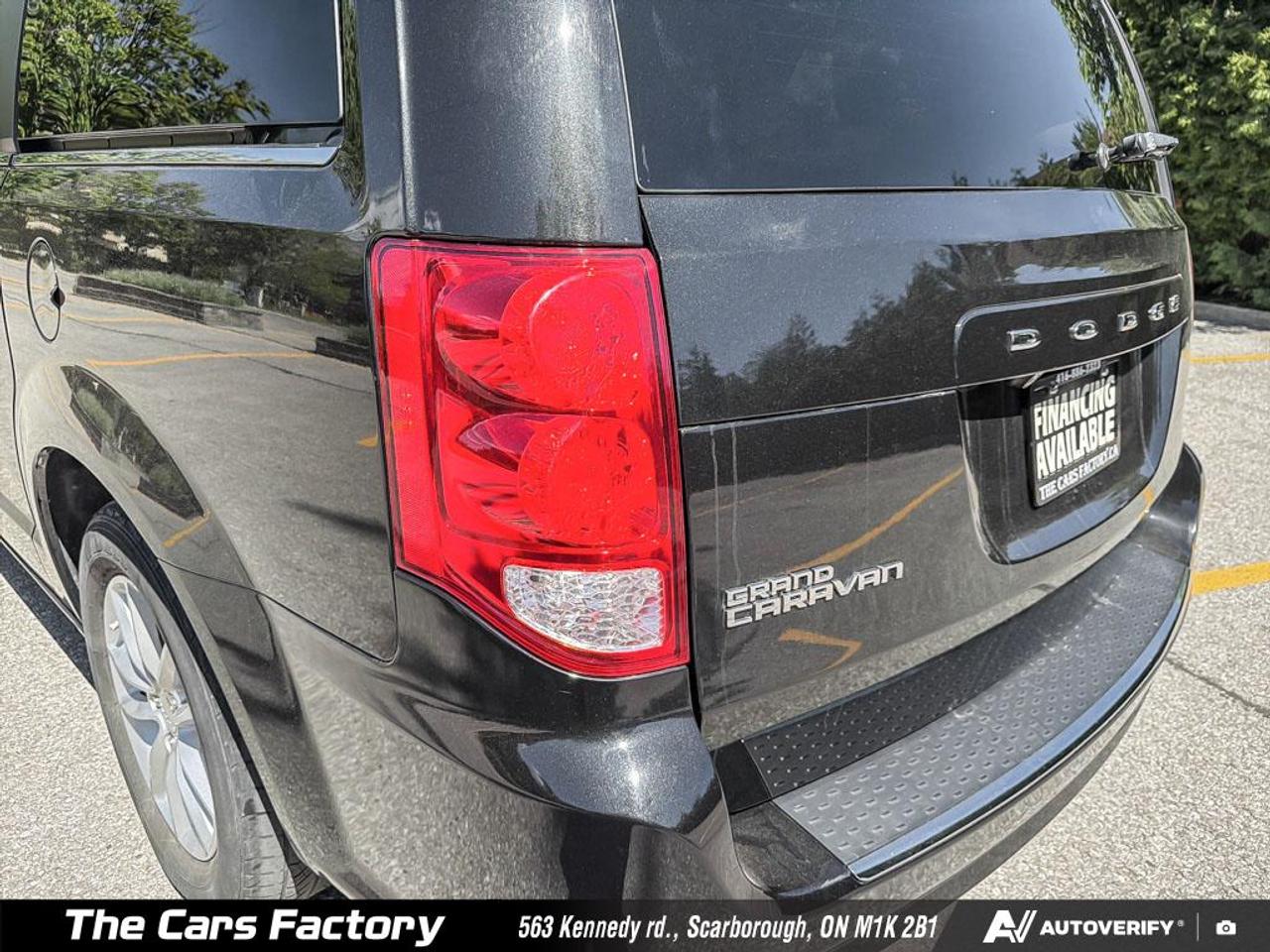 2019 Dodge Grand Caravan SXT Premium Plus Stow ’n Go Nav / DVD / Camera! Photo