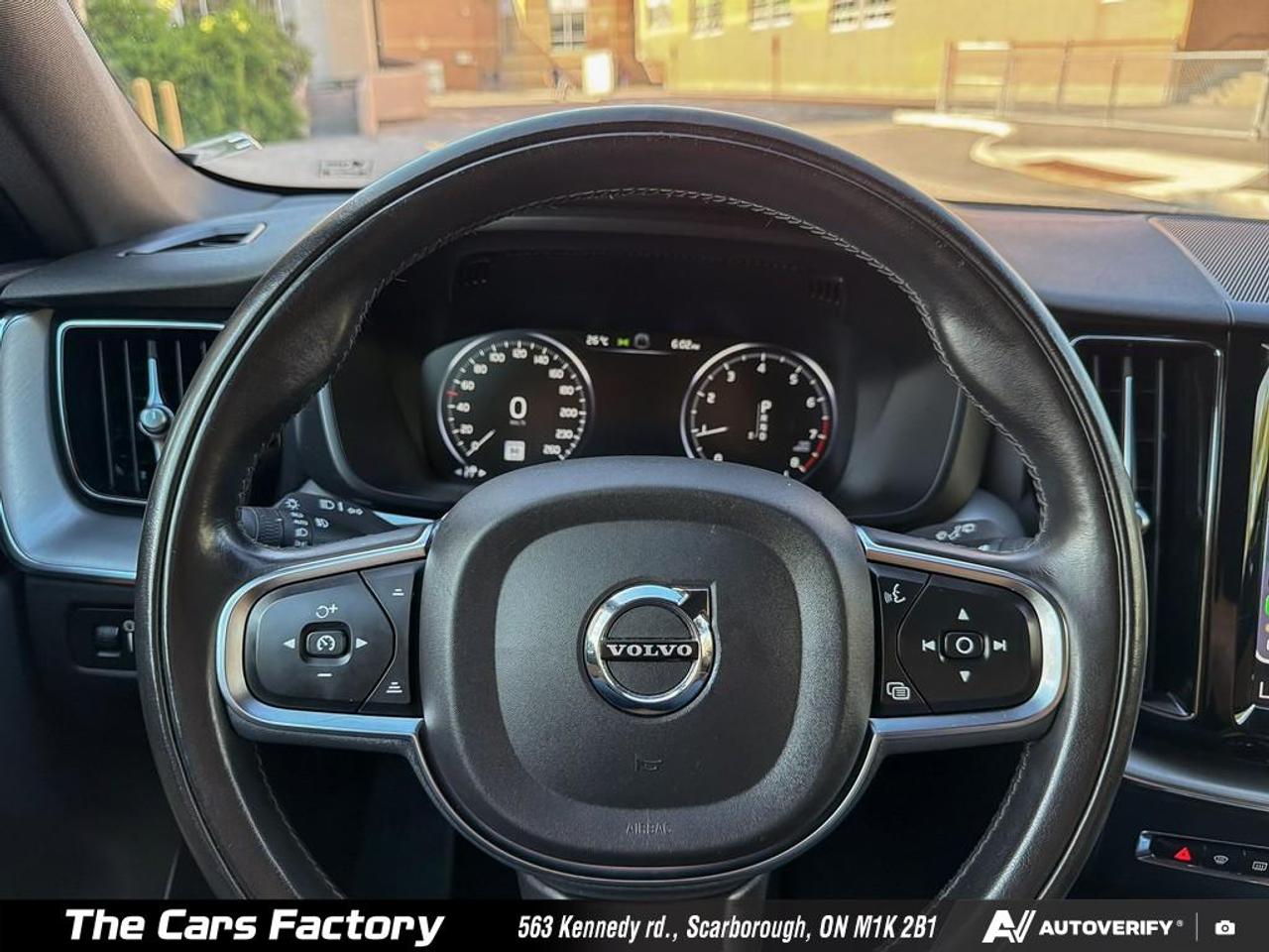 2020 Volvo XC60 T6 AWD Momentum Clean Loaded! Photo