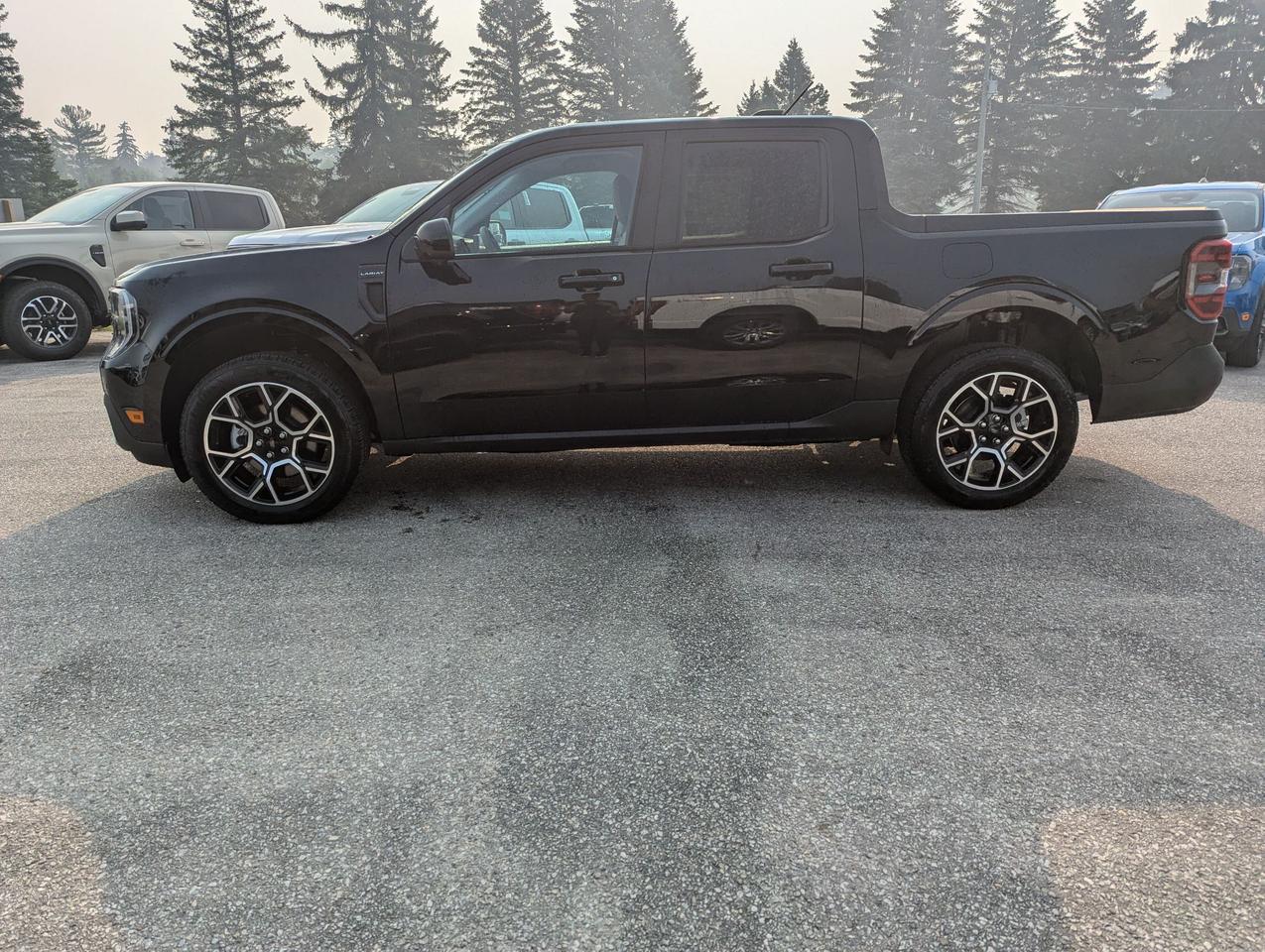 2026 Ford Maverick Lariat SuperCrew AWD Photo2