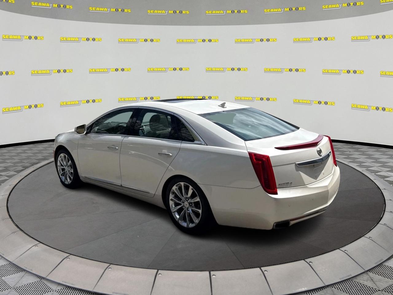 2013 Cadillac XTS 4dr Sdn Premium Collection AWD Photo4