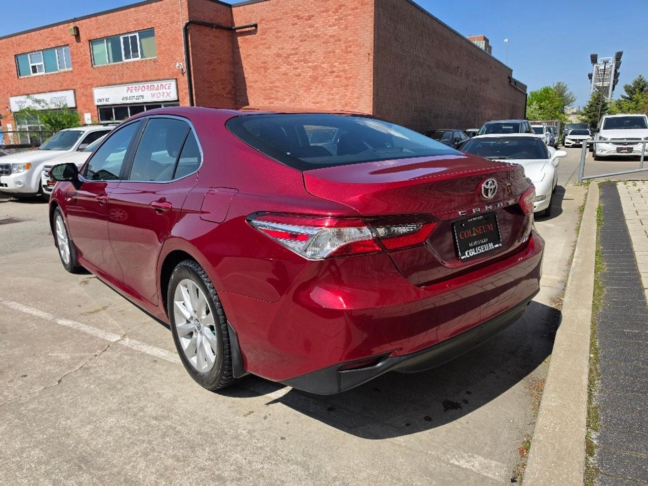 2018 Toyota Camry LE **ONLY 60,000KM-CAMERA-ALLOYS-CLEAN CARFAX-CERTIFIED** Photo