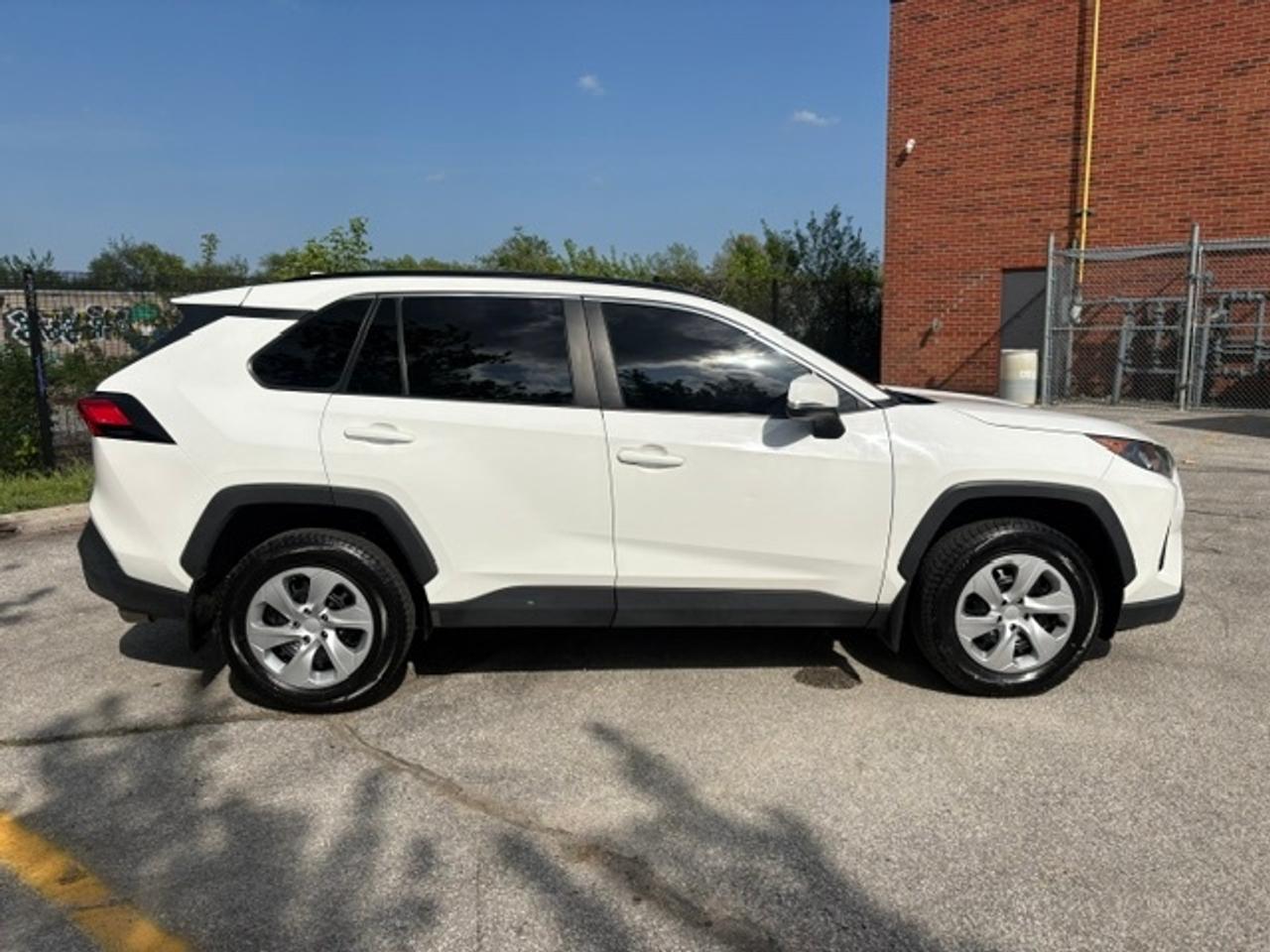 2021 Toyota RAV4 LE AWD **CAMERA-BLUETOOTH-CARPLAY-NO ACCIDENTS-CERTIFIED** Photo