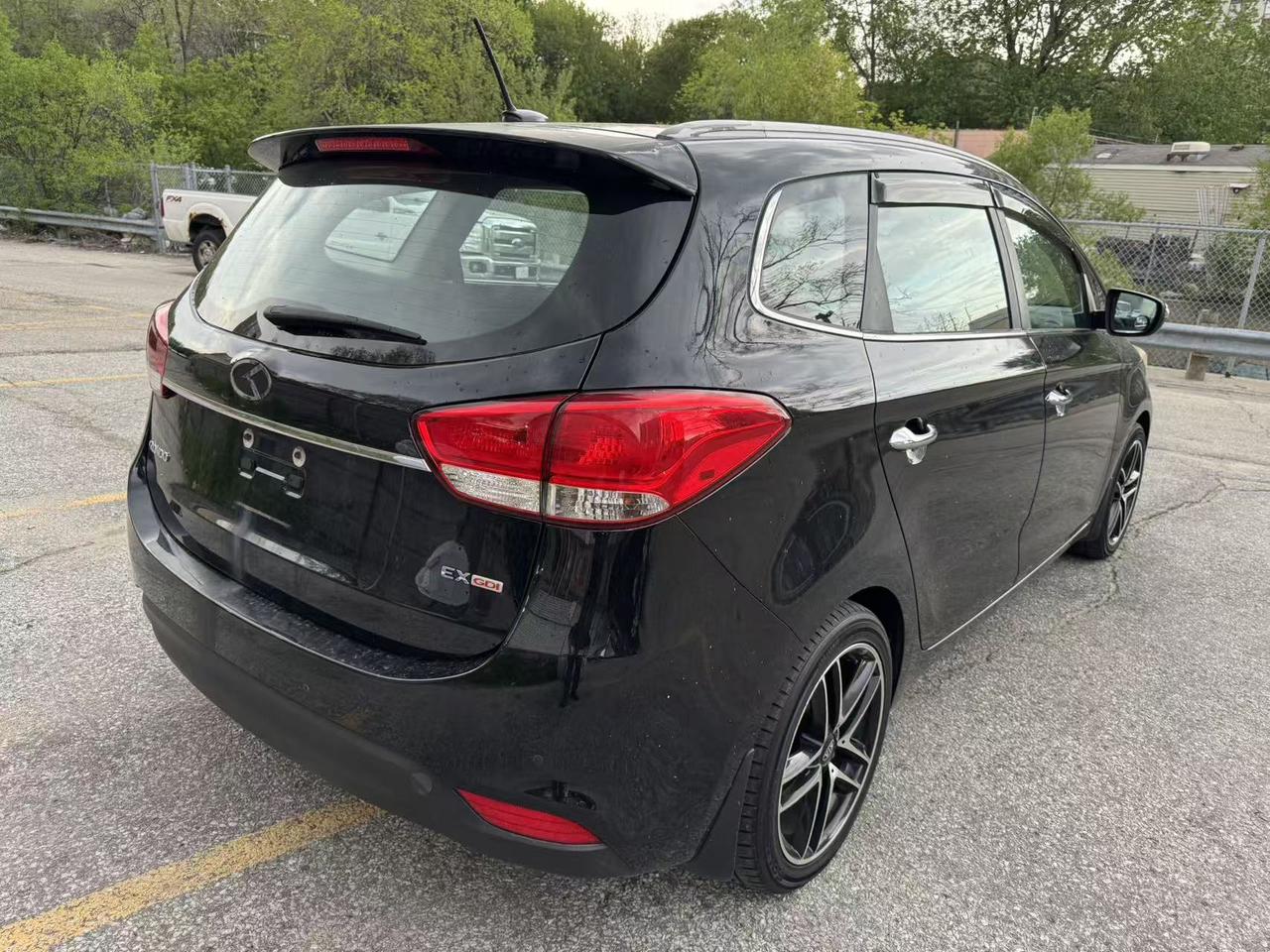 2014 Kia Rondo 4dr Wgn Auto EX Photo4