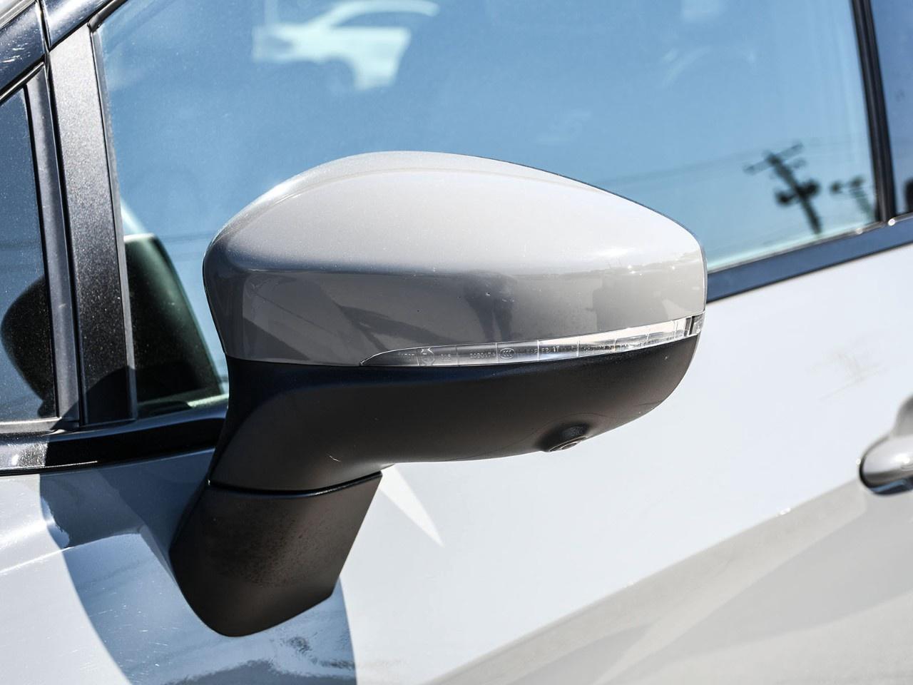 2023 Chrysler Pacifica Touring L FWD Photo