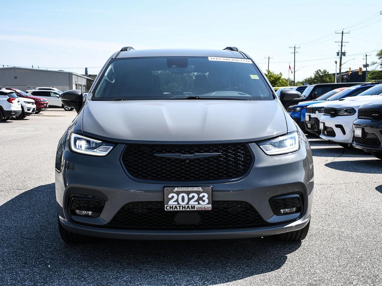 2023 Chrysler Pacifica Touring L FWD Photo