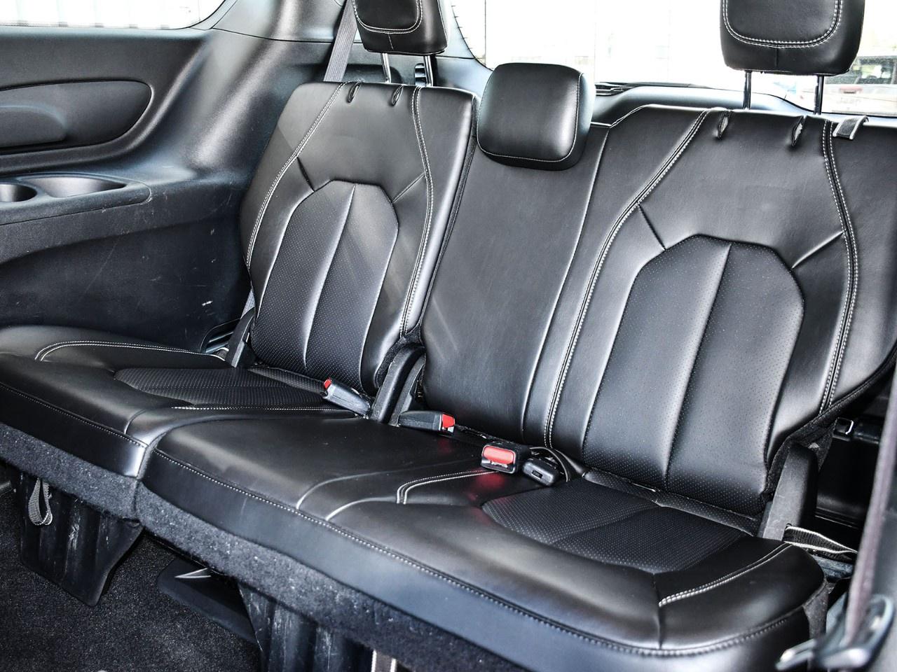 2023 Chrysler Pacifica Touring L FWD Photo