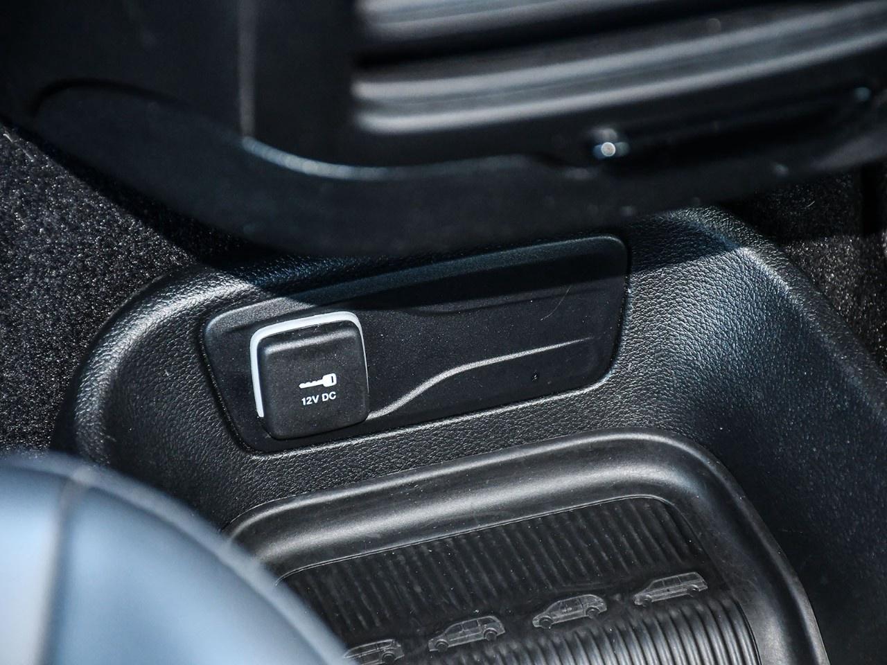 2023 Chrysler Pacifica Touring L FWD Photo