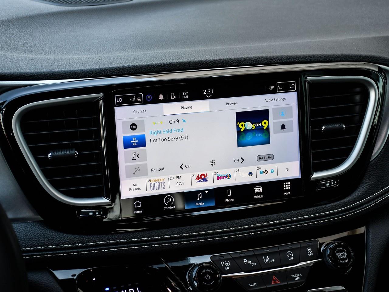 2023 Chrysler Pacifica Touring L FWD Photo
