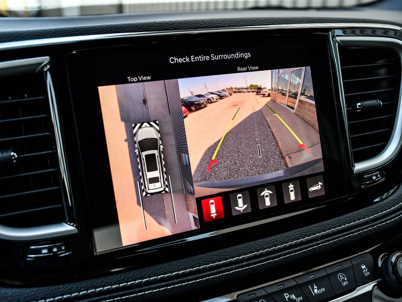 2023 Chrysler Pacifica Touring L FWD Photo