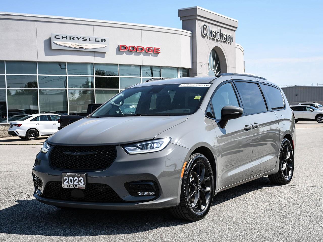 2023 Chrysler Pacifica Touring L FWD Photo0