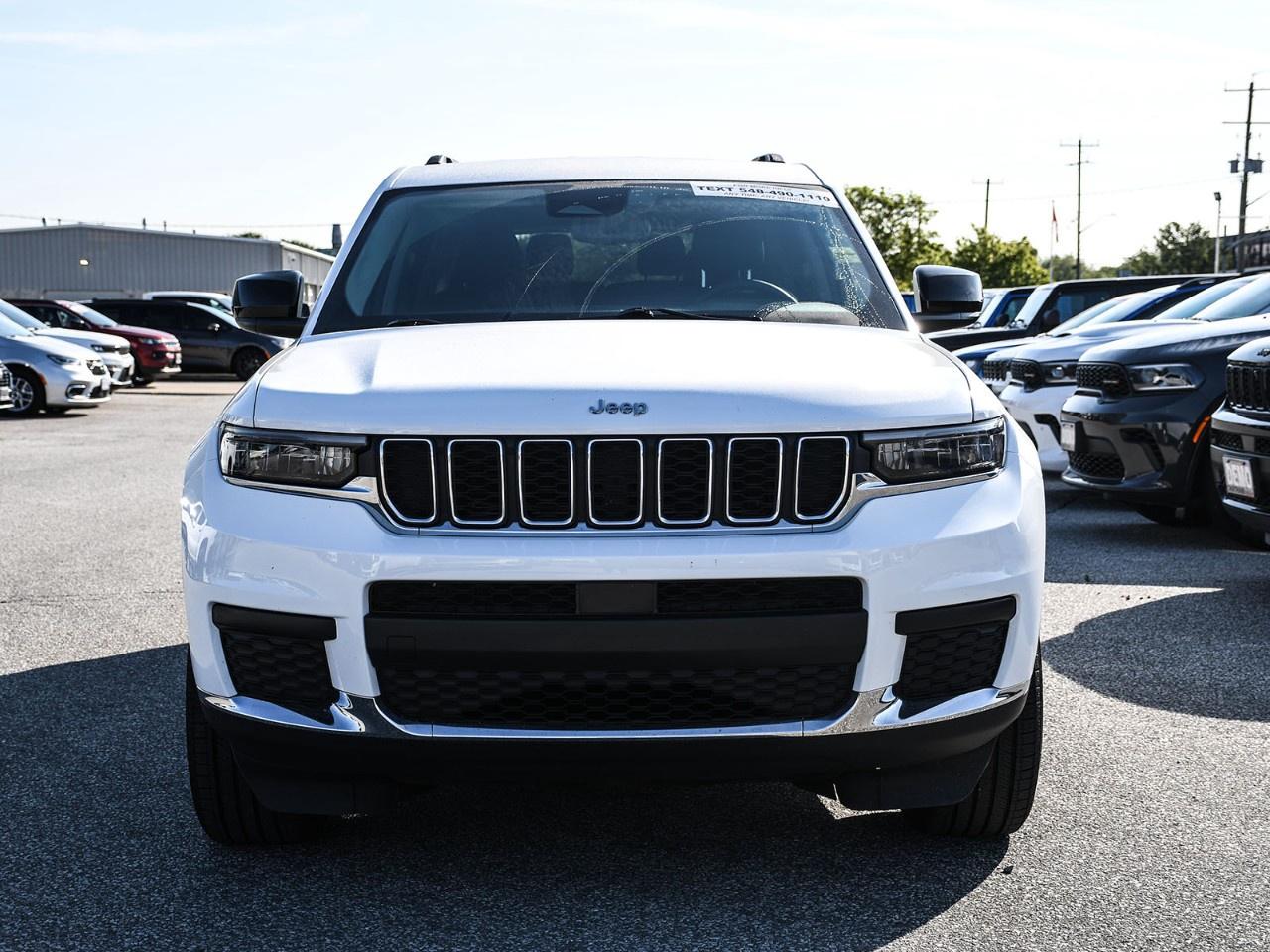 2023 Jeep Grand Cherokee L Laredo 4x4 Photo