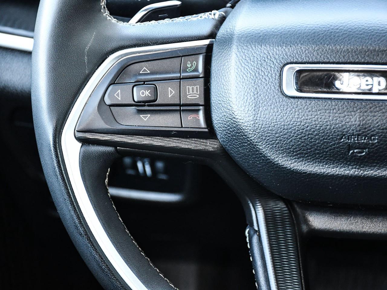 2023 Jeep Grand Cherokee L Laredo 4x4 Photo