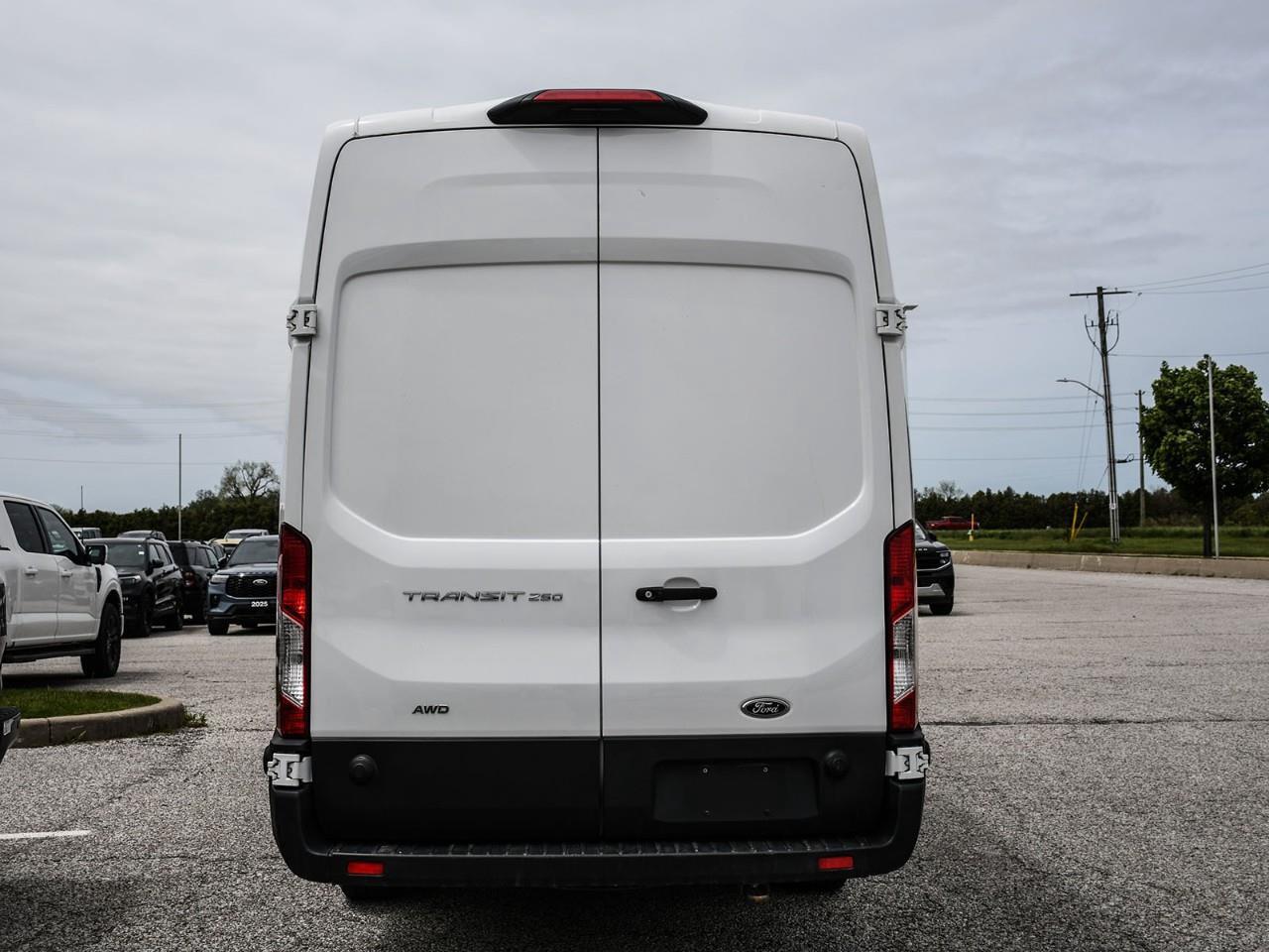 2024 Ford Transit 250 AWD | HIGH ROOF | EXTENDED Photo3