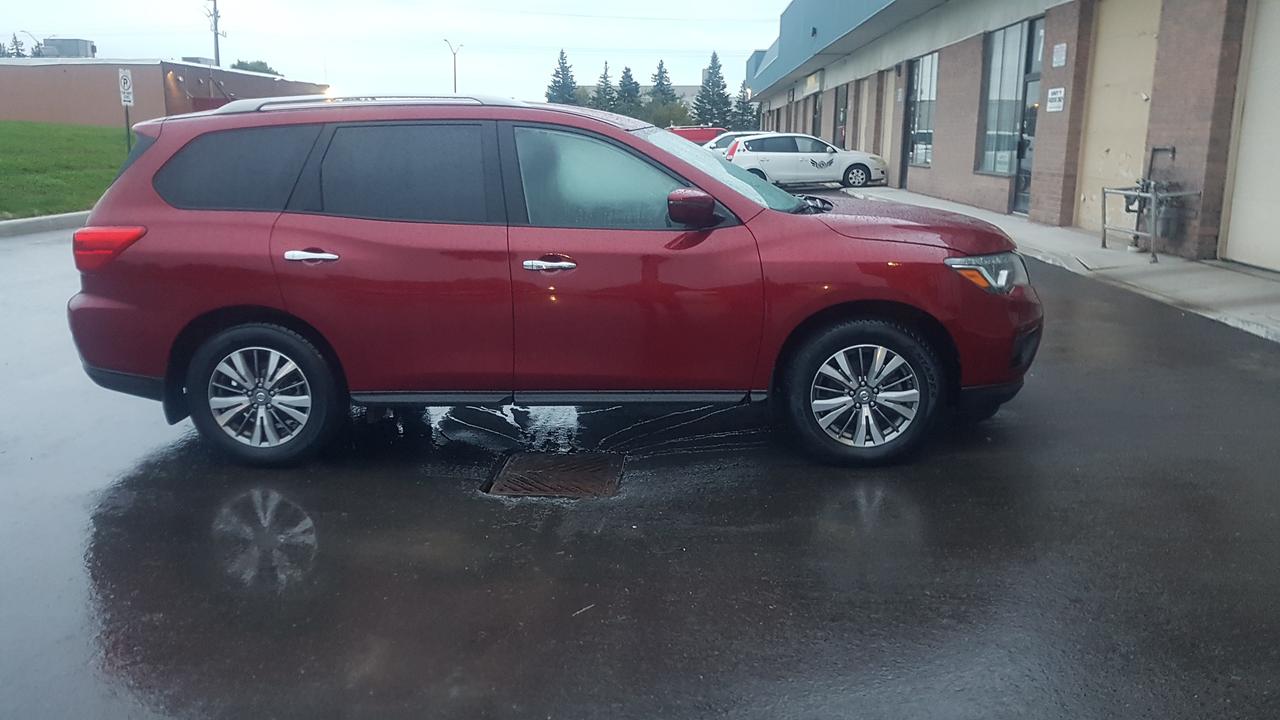 2018 Nissan Pathfinder S  4X4 Photo3