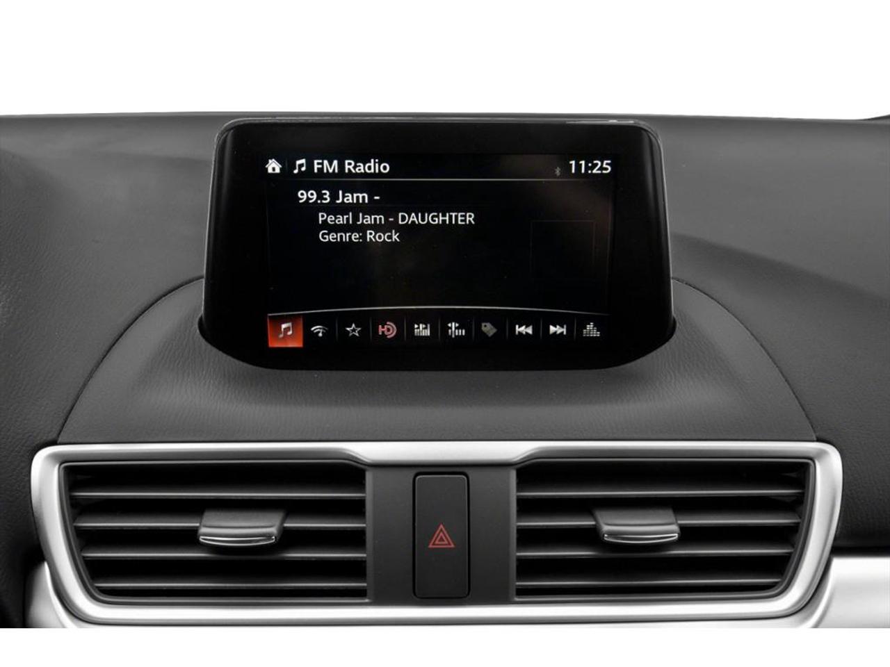 2018 Mazda MAZDA3 GS Photo