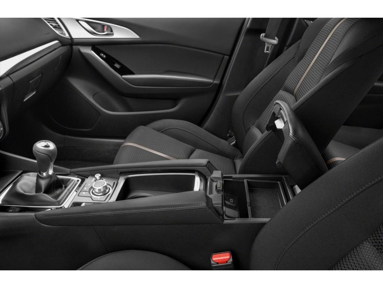 2018 Mazda MAZDA3 GS Photo