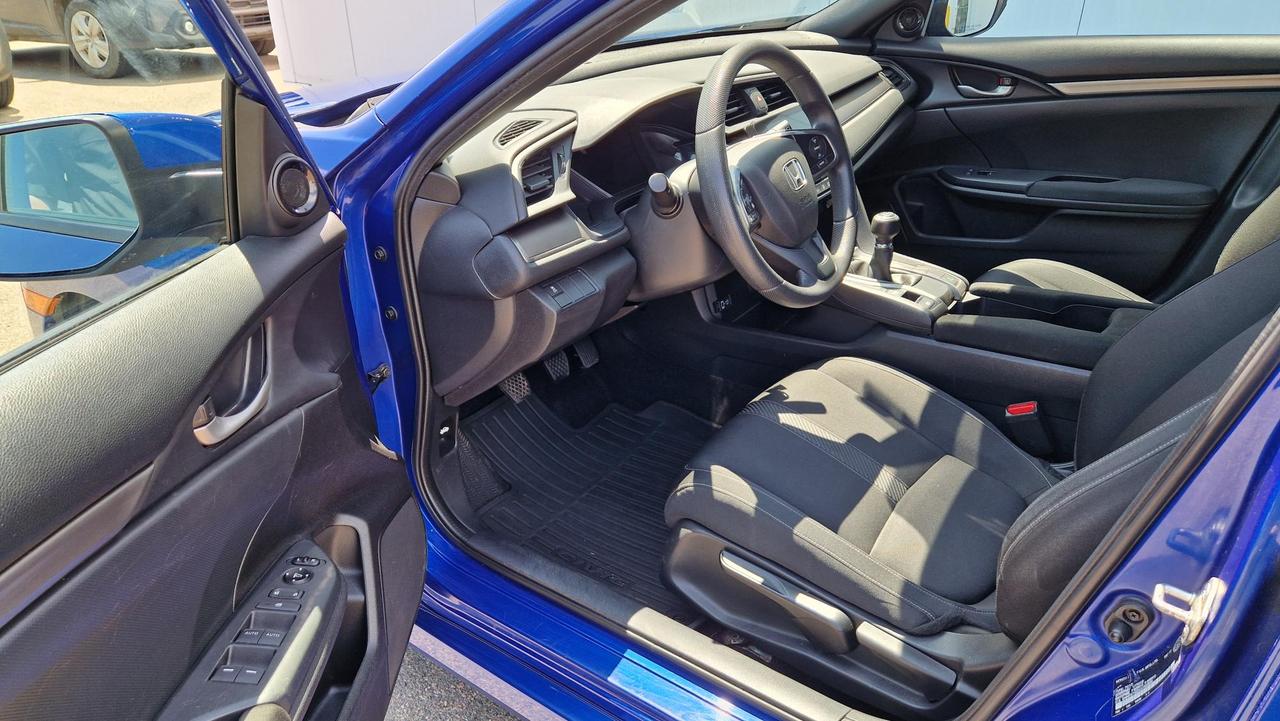 2018 Honda Civic Hatchback LX MT Photo