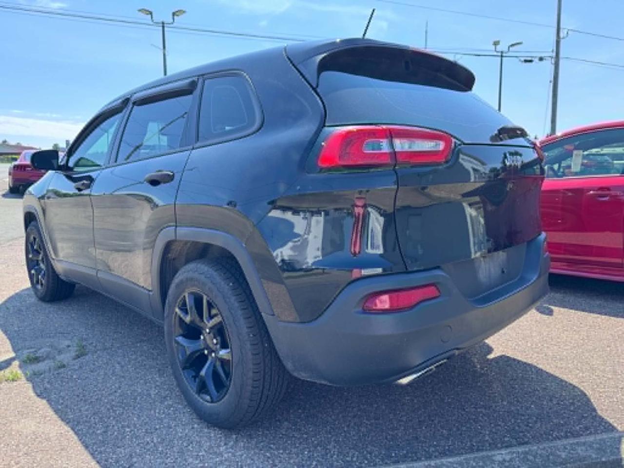 2017 Jeep Cherokee Sport Photo