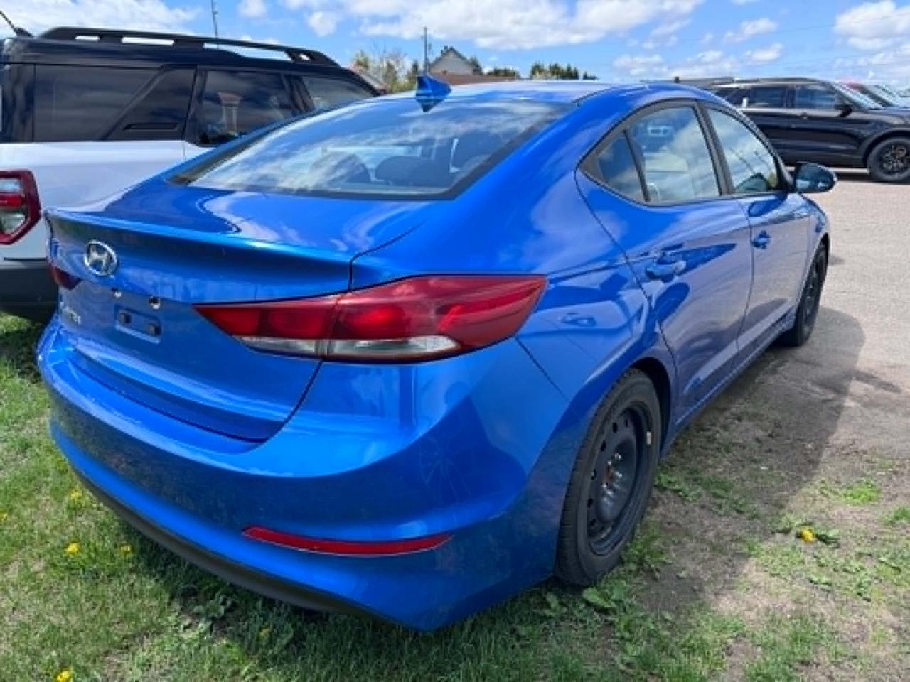 2018 Hyundai Elantra GL Photo2