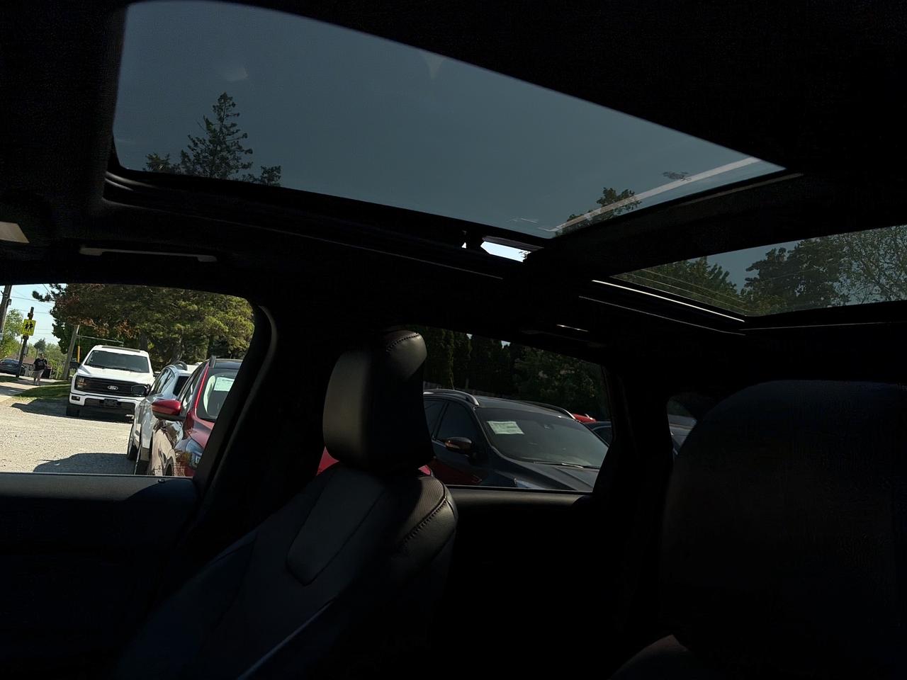 2022 Ford Edge Titanium AWD Photo