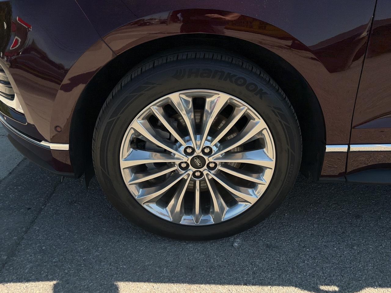 2022 Ford Edge Titanium AWD Photo