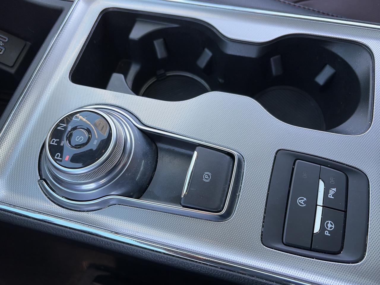 2022 Ford Edge Titanium AWD Photo