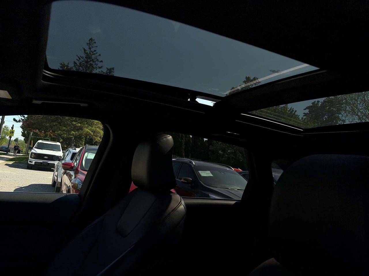 2022 Ford Edge Titanium AWD Photo