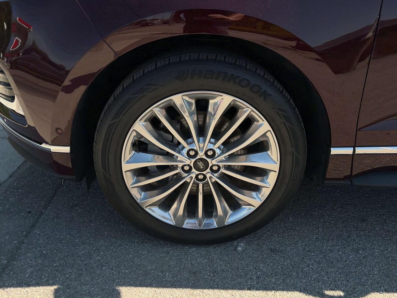 2022 Ford Edge Titanium AWD Photo
