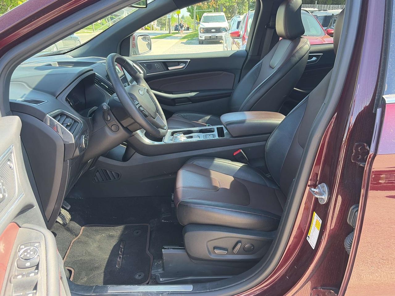 2022 Ford Edge Titanium AWD Photo