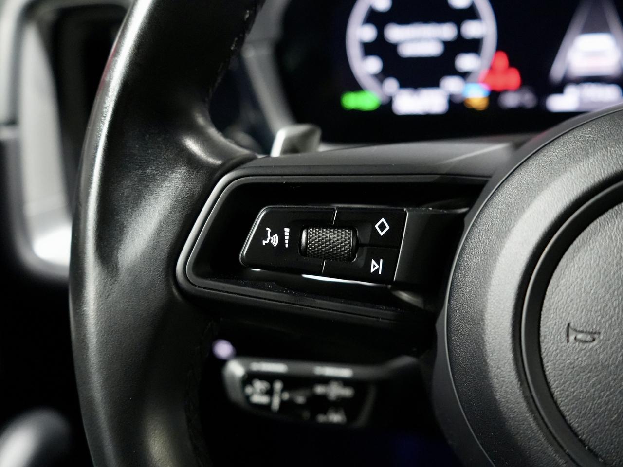 2024 Porsche Cayenne CARMINE RED|PANO|BOSE|DRIVE ASIST|NOACCIDENT|LOWKM Photo