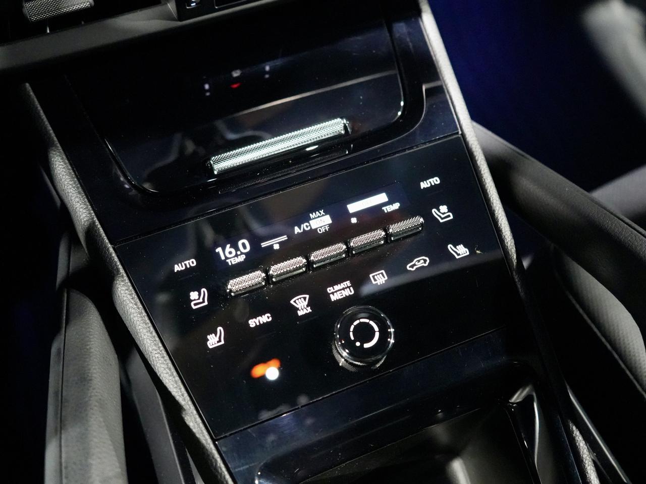 2024 Porsche Cayenne CARMINE RED|PANO|BOSE|DRIVE ASIST|NOACCIDENT|LOWKM Photo